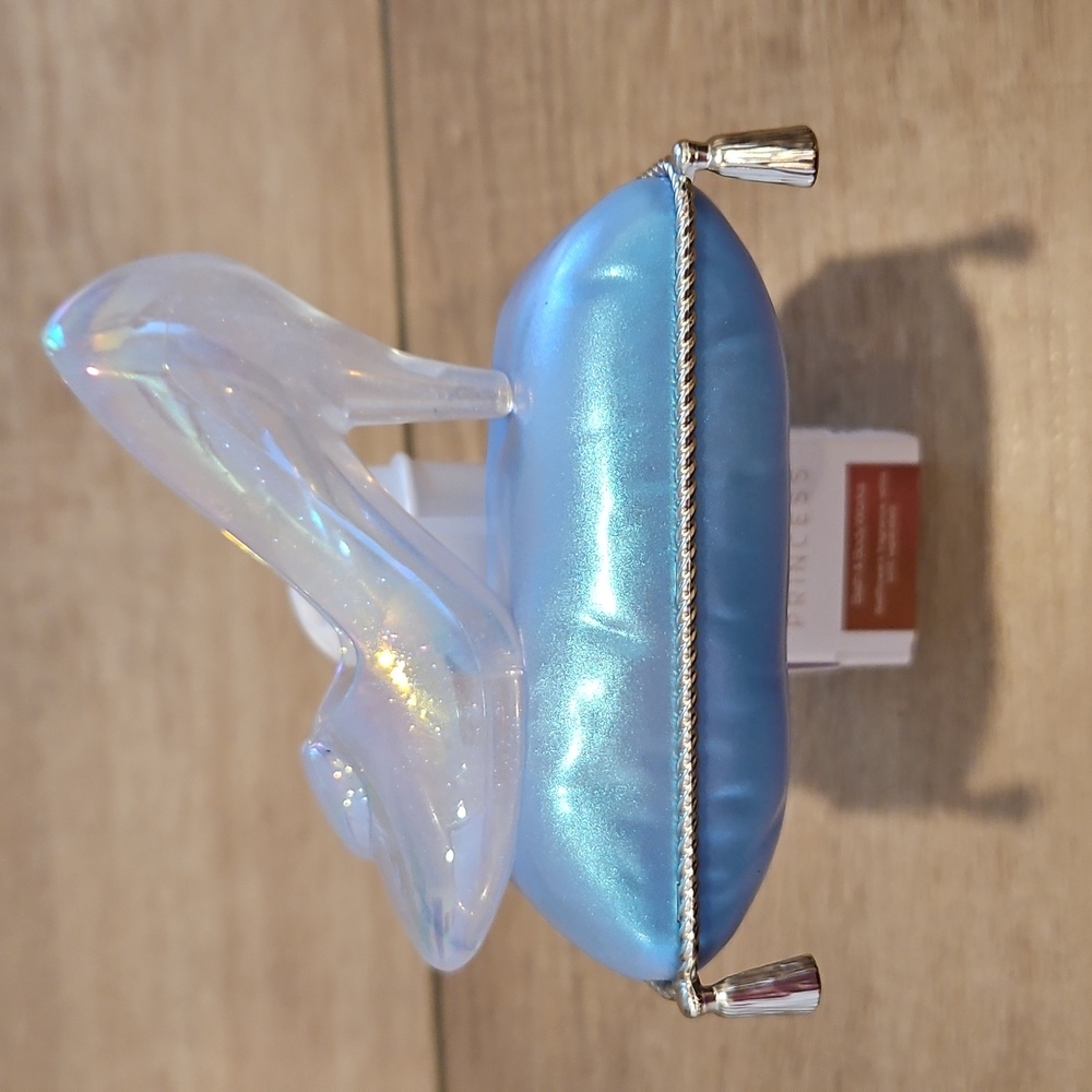 NWT Cinderella Adjustable Wallflowers Scent Control™ Nightlight